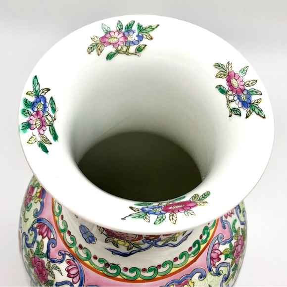 Chinese Famille Rose Medallion Vase 12.5” Figures Scene Antique Qianlong Mark - Picture 10 of 15